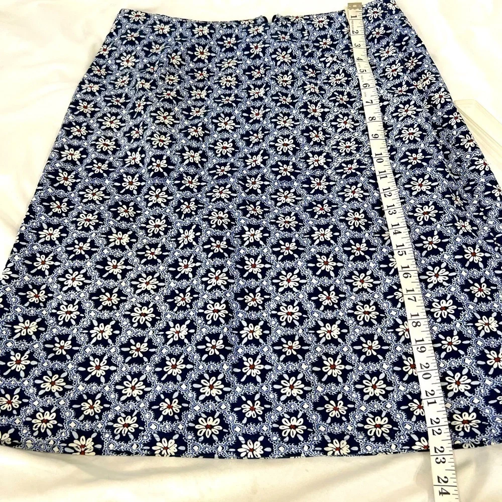 Hanna Andersson A line floral blue and white zip up stretch skirt size 8